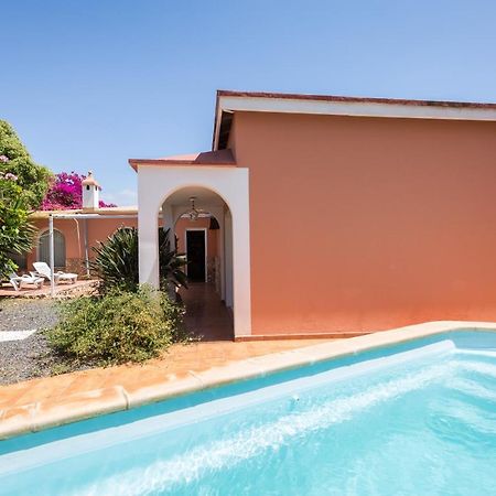 Home2Book Quiet Villa With Private Pool Triquivijate Exterior photo