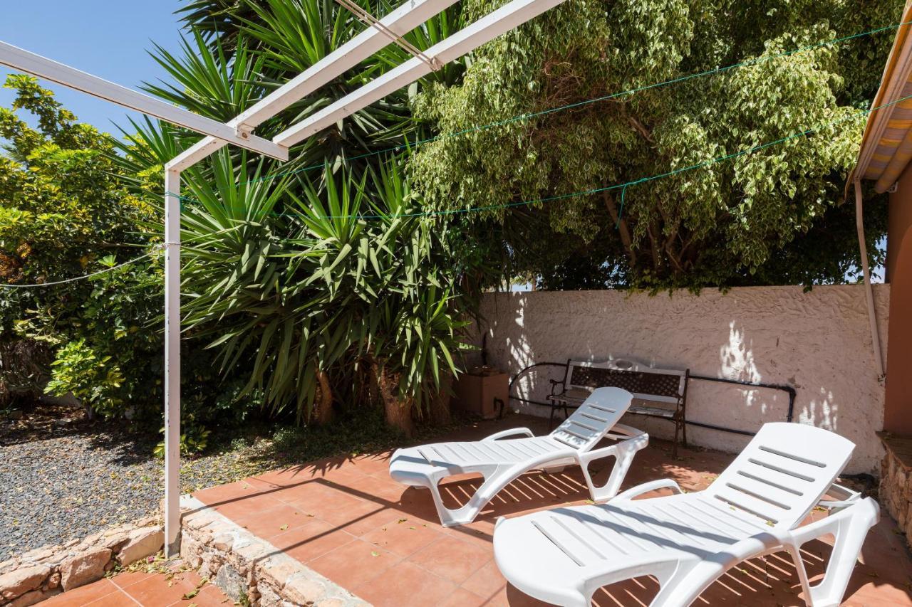 Home2Book Quiet Villa With Private Pool Triquivijate Exterior photo
